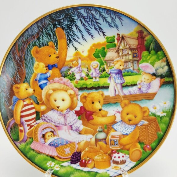 Vintage Teddy Bear Plate Set, Franklin Mint, Picnic, Bedtime & Little Drummer - Picture 2 of 9